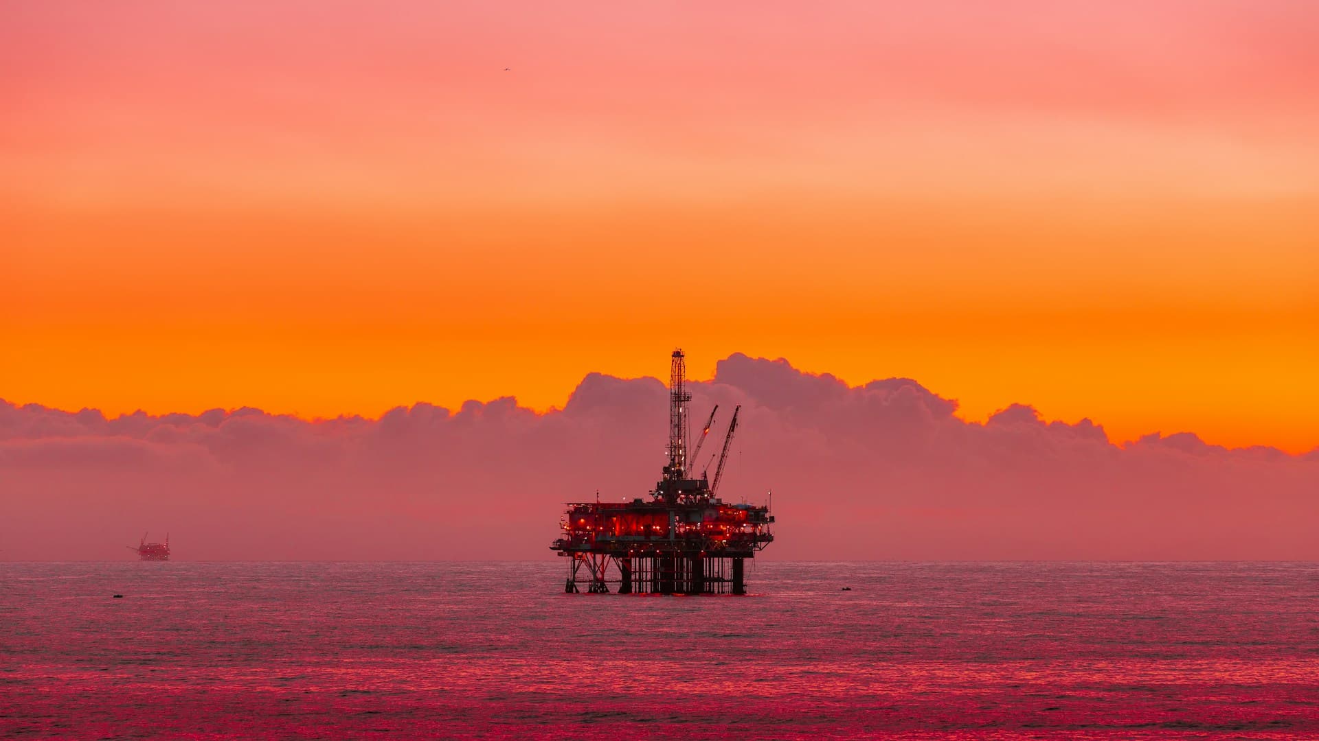 An oil rig preparing to test ExxonMobil's rubber animal coating technique